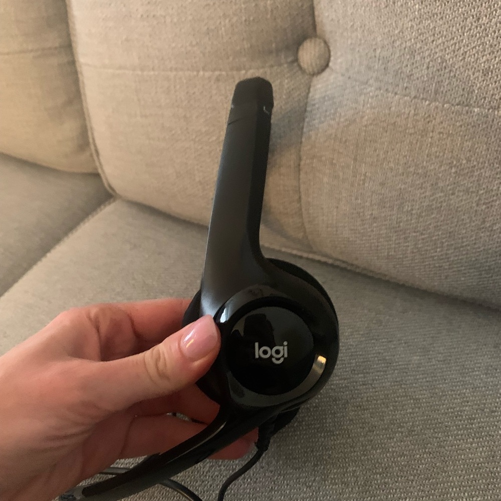 Logi Headset - Picture 2 of 2